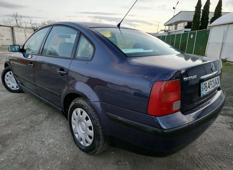 VW Passat 1.6 Газ Клима, снимка 9 - Автомобили и джипове - 53101377