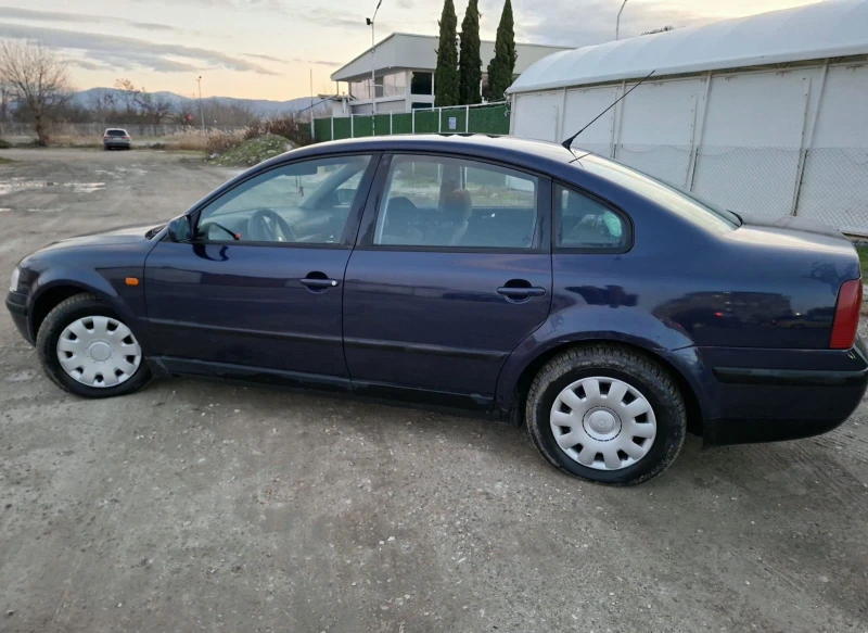 VW Passat 1.6 Газ Клима, снимка 7 - Автомобили и джипове - 53101377