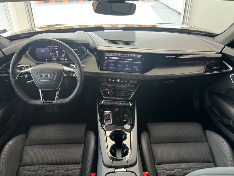 Audi E-Tron GT RS e-tron GT quattro - изображение 10