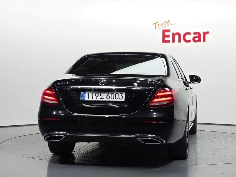 Mercedes-Benz E 220 E220d Avantgarde| 143к.с.| ВКЛ.ТЕХНОТЕСТ, снимка 4 - Автомобили и джипове - 55217847