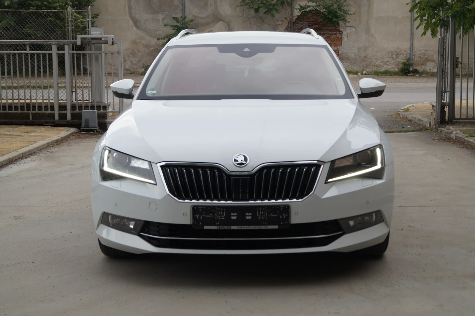 Skoda Superb 2.0tdi 150к.с. - изображение 2