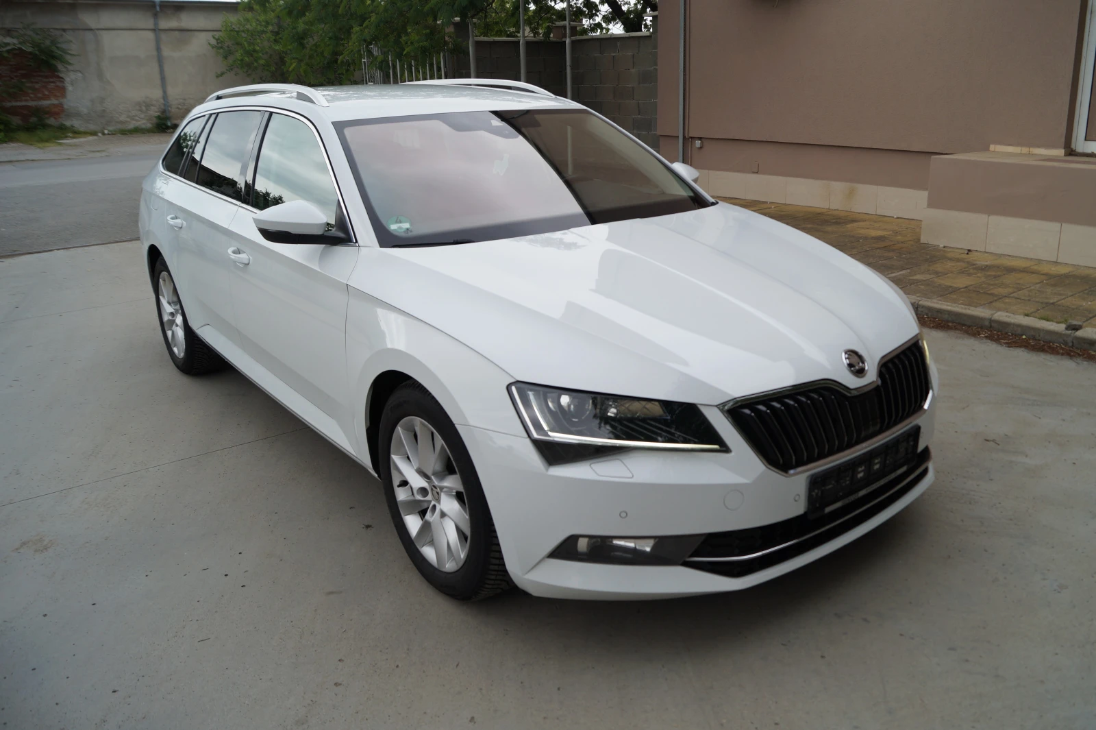 Skoda Superb 2.0tdi 150к.с. - изображение 3