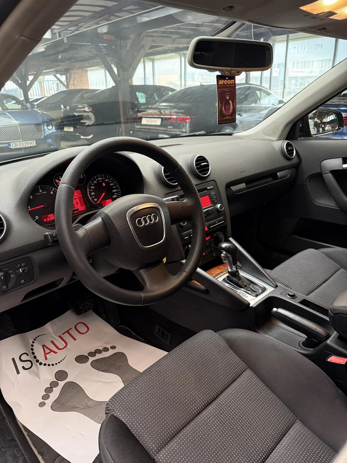 Audi A3 2.0TDI/DSG/F1/Climatronic - изображение 10