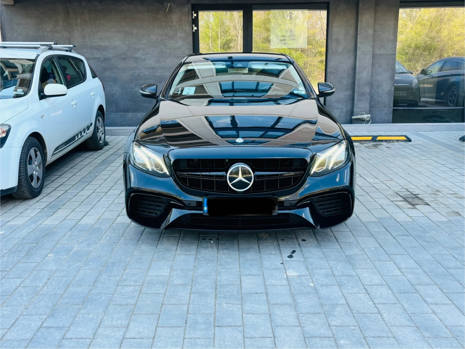 Mercedes-Benz E 220 Avantgarde AMG - изображение 2
