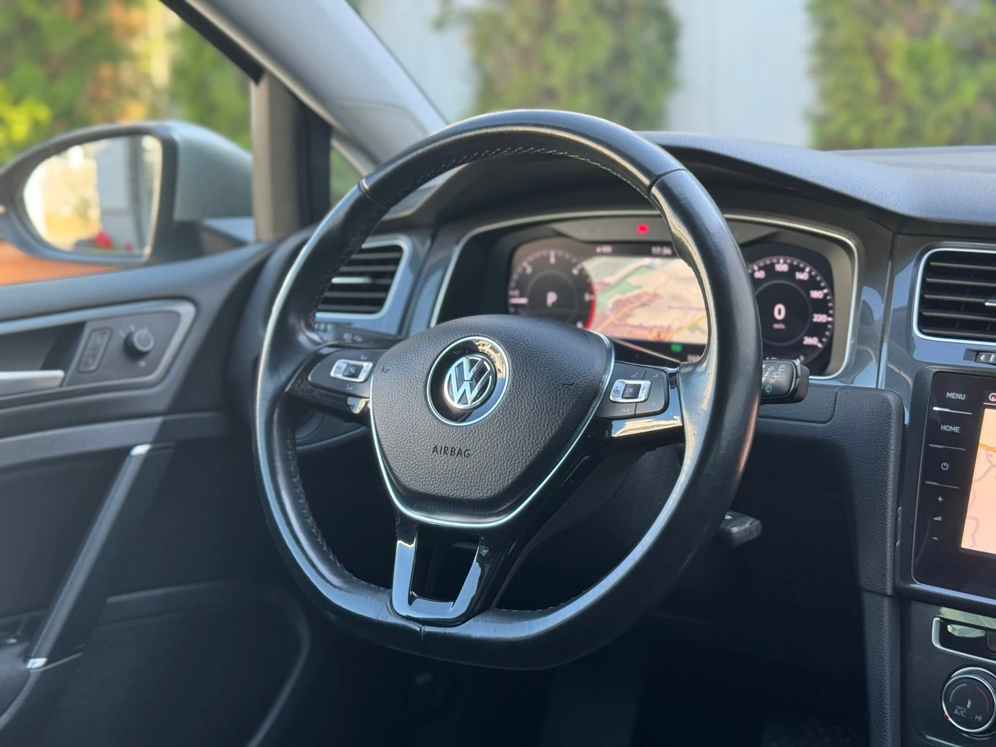 VW Golf Variant Comfortline 2.0TDI BMT - изображение 9