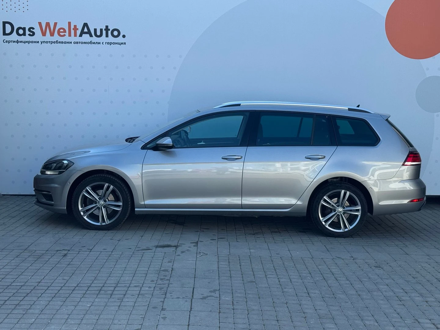 VW Golf Variant Comfortline 2.0TDI BMT - изображение 2