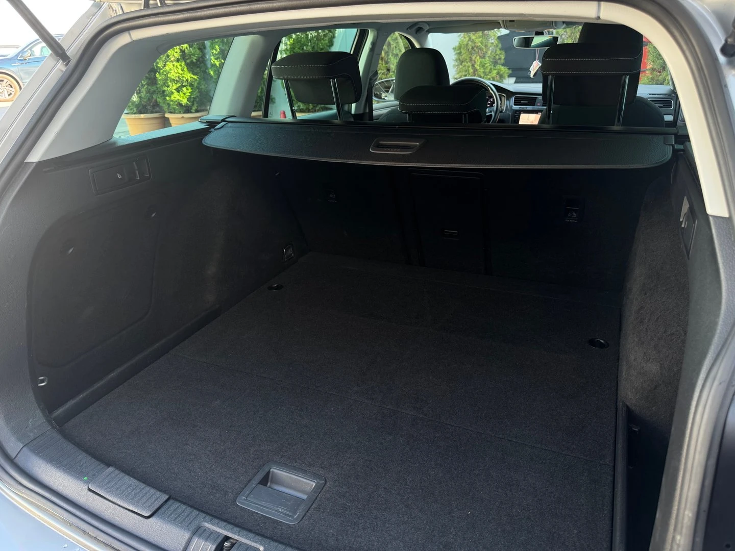 VW Golf Variant Comfortline 2.0TDI BMT - изображение 10