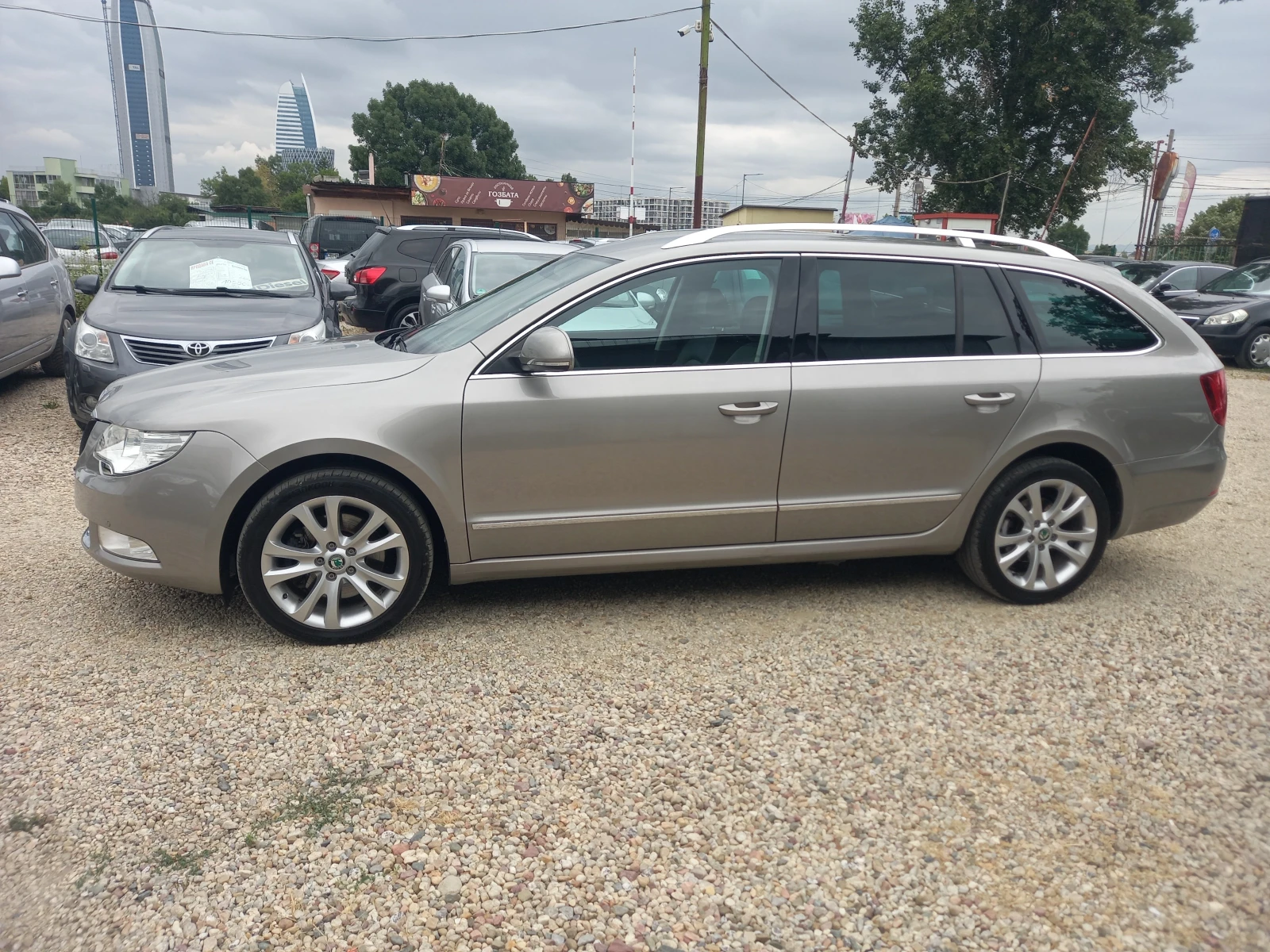 Skoda Superb 2.0 тди, Кожа биксенон - изображение 4
