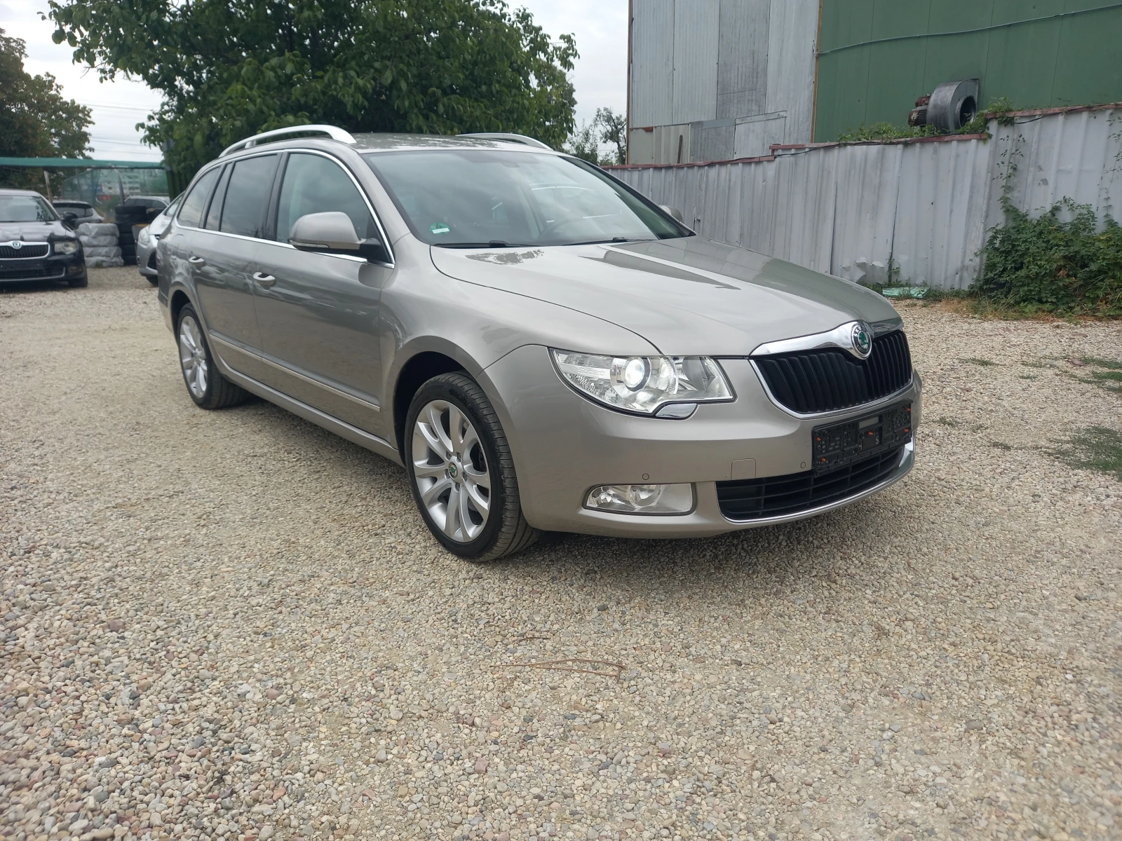 Skoda Superb 2.0 тди, Кожа биксенон - изображение 3