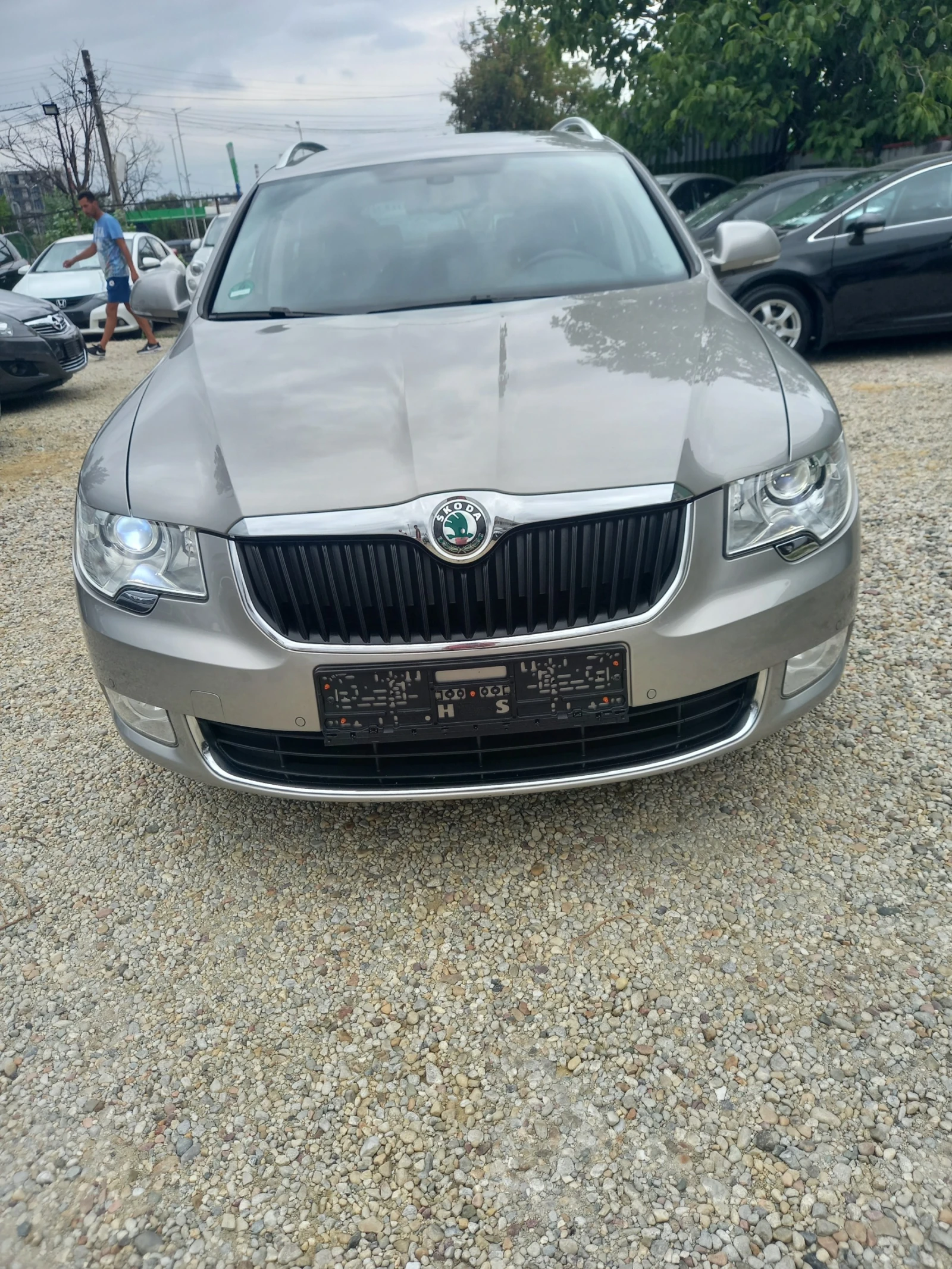 Skoda Superb 2.0 тди, Кожа биксенон - изображение 2