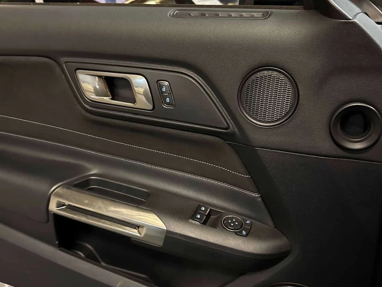 Ford Mustang * 2dr Fastback Shelby GT350 * CARFAX * ЦЕНА ДО БГ, снимка 9 - Автомобили и джипове - 53987327