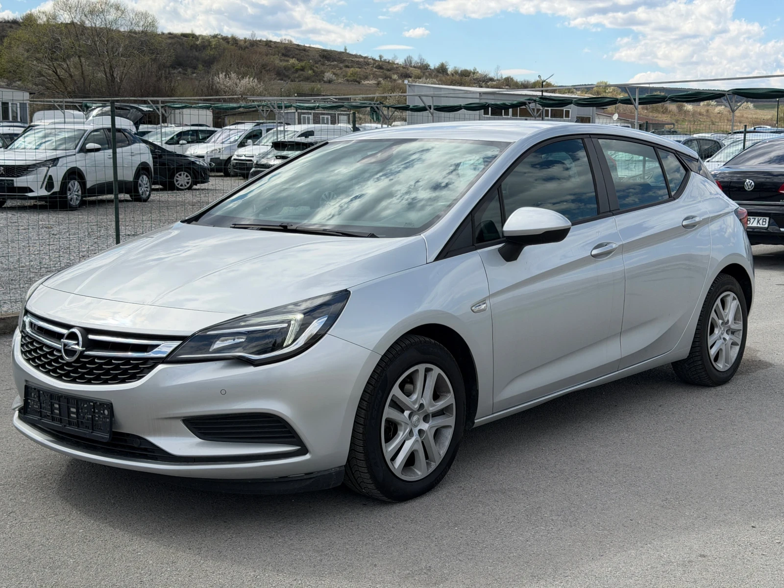 Opel Astra 1.6  CRDI, снимка 3 - Автомобили и джипове - 54137466