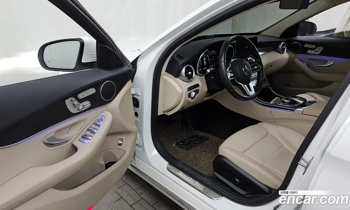 Mercedes-Benz C 220 * 4MATIC* HUD* DIS* 360* КРАЙНА* ЦЕНА* , снимка 12 - Автомобили и джипове - 54415807