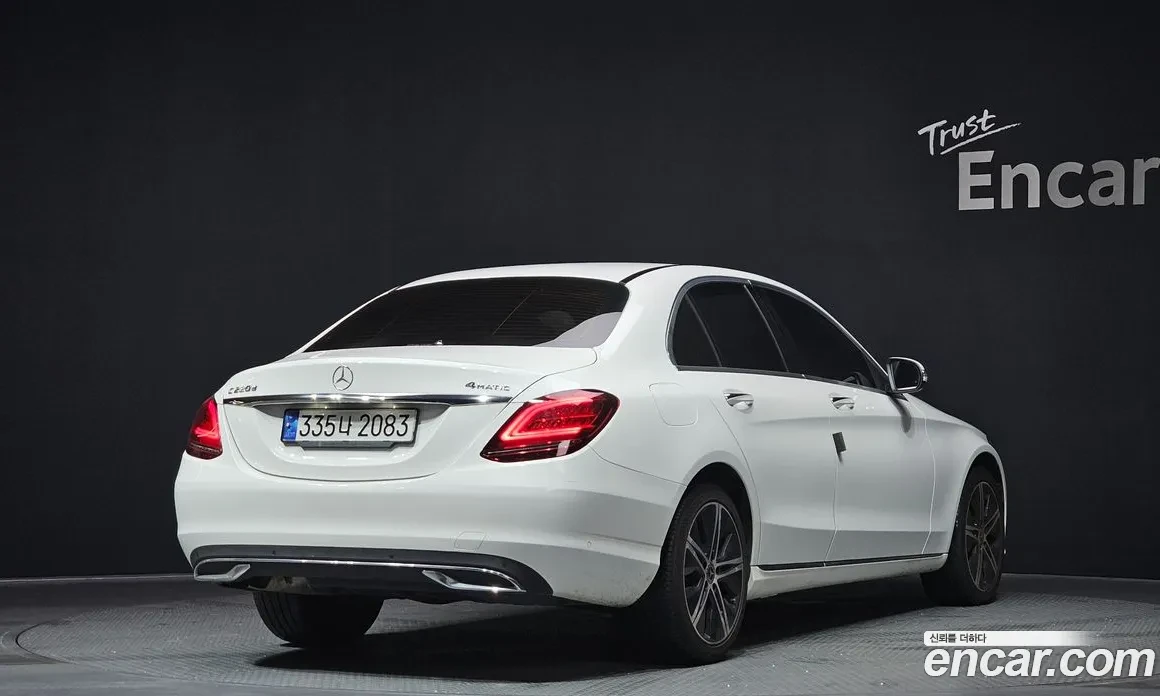 Mercedes-Benz C 220 * 4MATIC* HUD* DIS* 360* КРАЙНА* ЦЕНА* , снимка 2 - Автомобили и джипове - 54415807