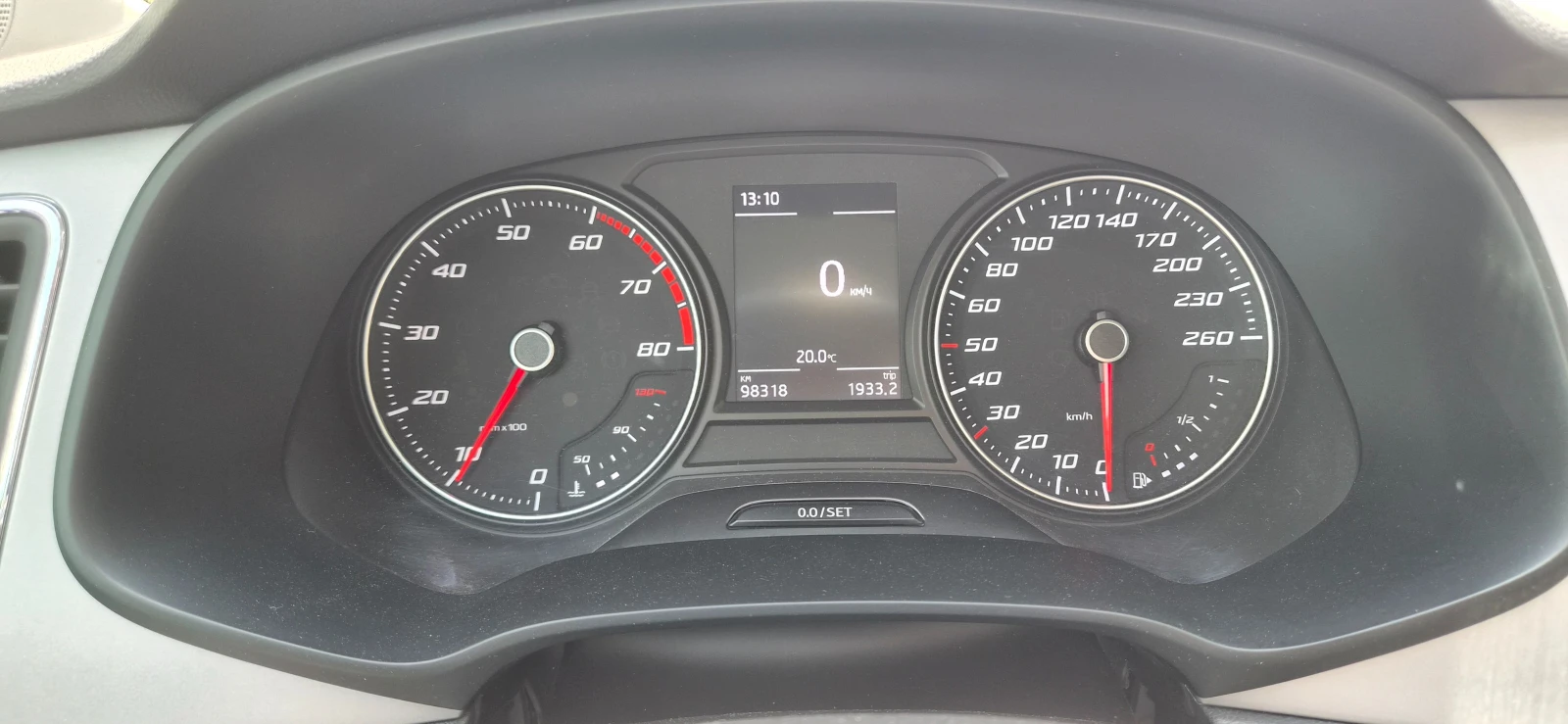 Seat Leon 98000км. 2020г. БЕНЗИН , снимка 12 - Автомобили и джипове - 54644169