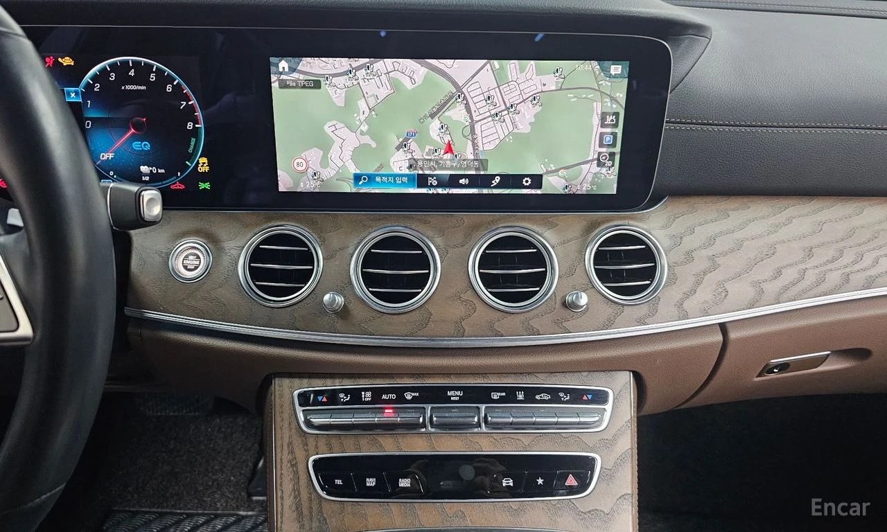 Mercedes-Benz CLS 300 4MATIC* HYBRID* EXCLUSIVE* ОБДУХВАНЕ* ХЕДЪП* LANE*, снимка 9 - Автомобили и джипове - 54915957