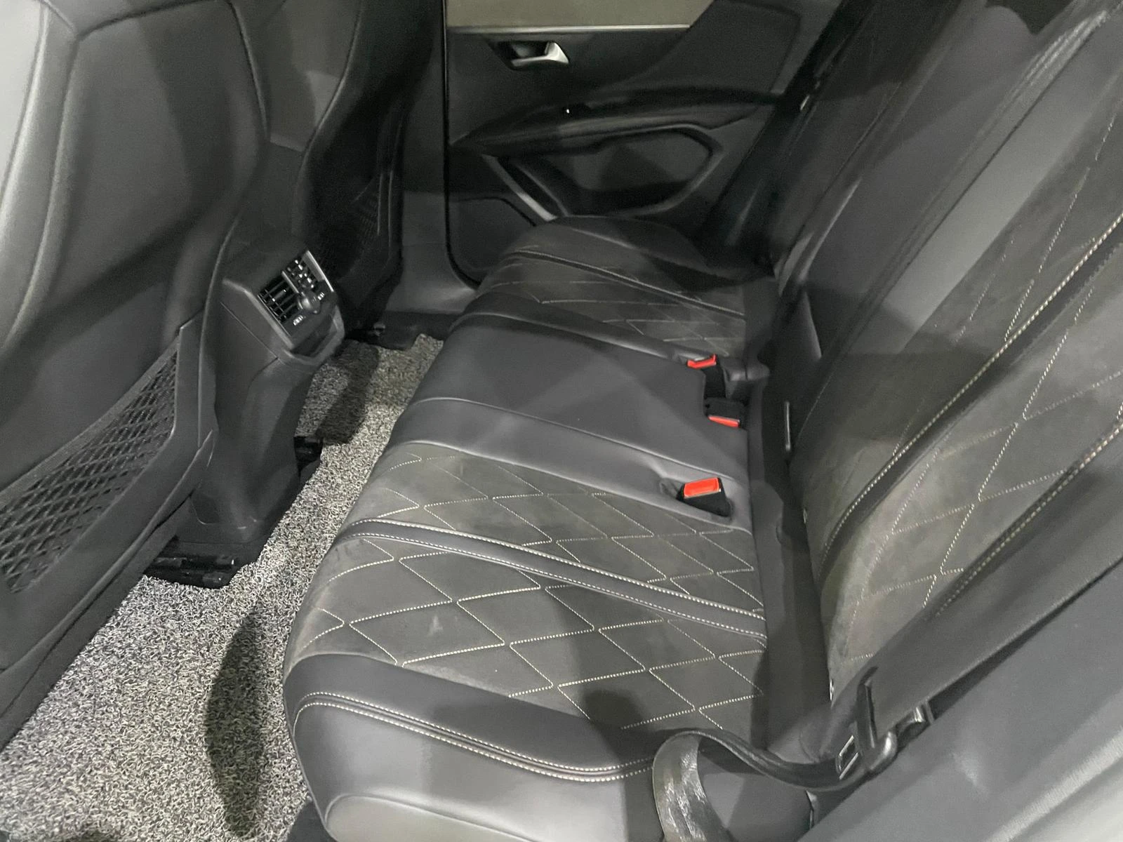 Peugeot 3008 2.0 BlueHDi ! GT Line !, снимка 11 - Автомобили и джипове - 54946084