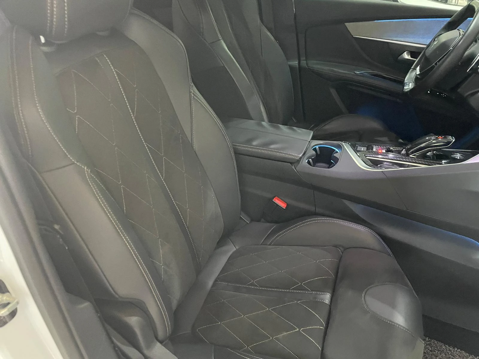 Peugeot 3008 2.0 BlueHDi ! GT Line !, снимка 9 - Автомобили и джипове - 54946084