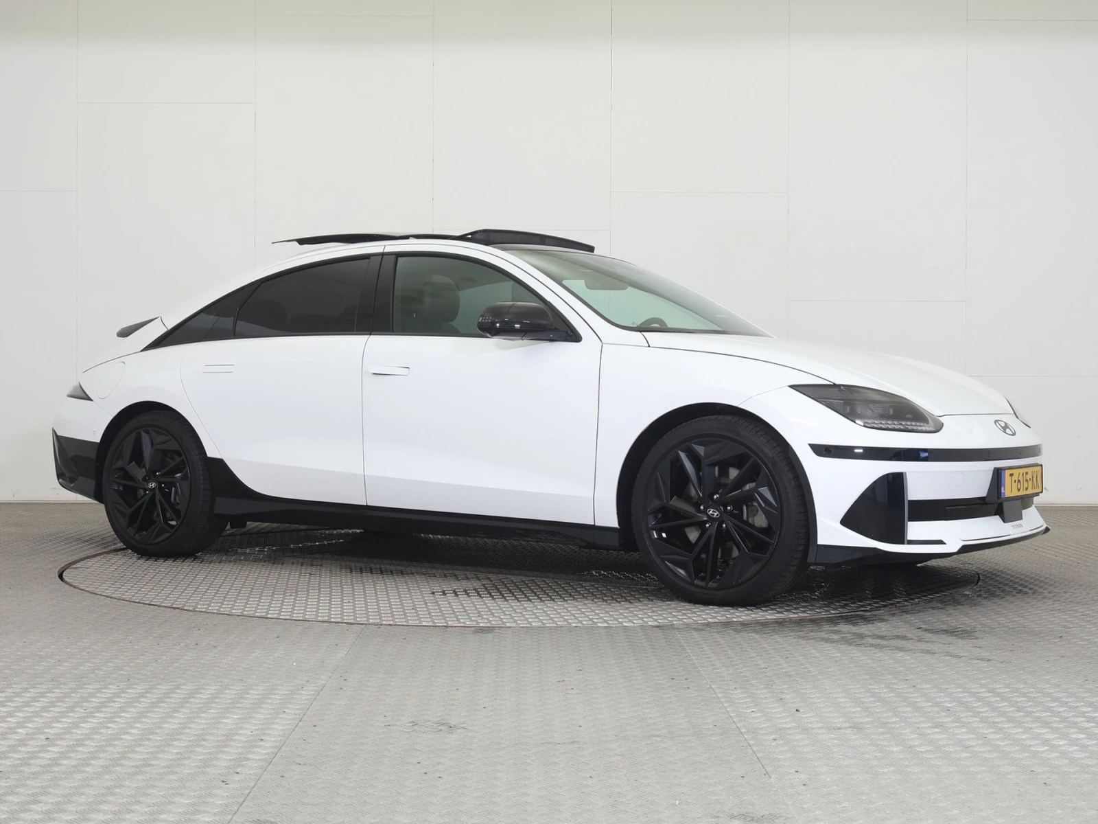 Hyundai Ioniq 6 First Edition, снимка 2 - Автомобили и джипове - 54971349
