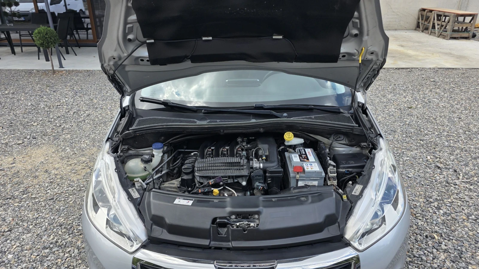 Peugeot 208, снимка 16 - Автомобили и джипове - 55586609