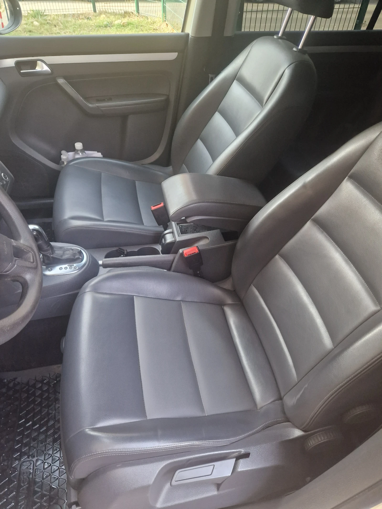 VW Touran, снимка 9 - Автомобили и джипове - 56527482