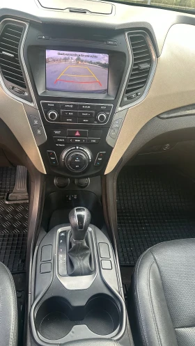 Hyundai Santa fe 2.4 GDI, 2017г. 4x4, CarPlay, Кожен салон, евро 6., снимка 13