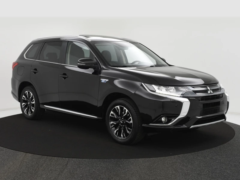 Mitsubishi Outlander Luxory, 2tv, дистроник, кожа, лайн, ТОП ТОП ТОП, снимка 2 - Автомобили и джипове - 48658405