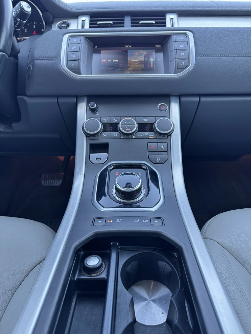 Land Rover Evoque, снимка 13 - Автомобили и джипове - 50879684