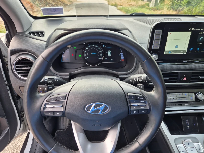 Hyundai Kona 64 kWh/ Premium/204кс/Hyundai-сертификат, снимка 13 - Автомобили и джипове - 51410983