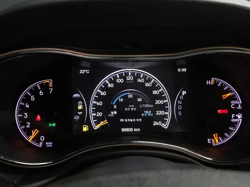 Jeep Cherokee 3.6 OVERLAND WK2, снимка 8 - Автомобили и джипове - 54930327