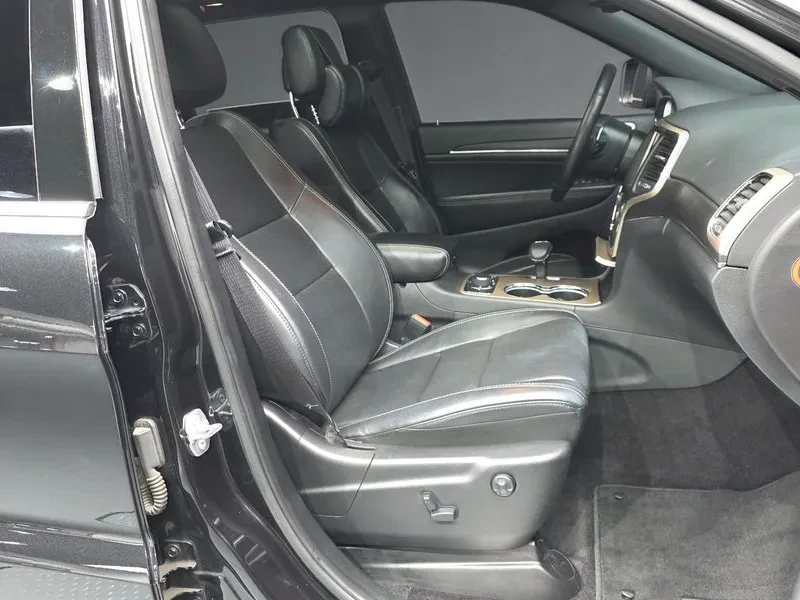 Jeep Cherokee 3.6 OVERLAND WK2, снимка 11 - Автомобили и джипове - 54930327