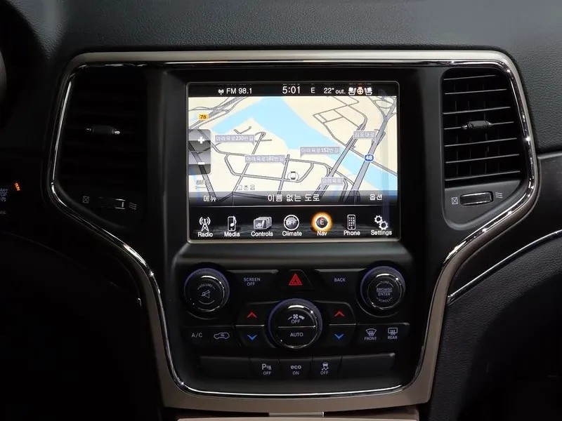 Jeep Cherokee 3.6 OVERLAND WK2, снимка 14 - Автомобили и джипове - 54930327
