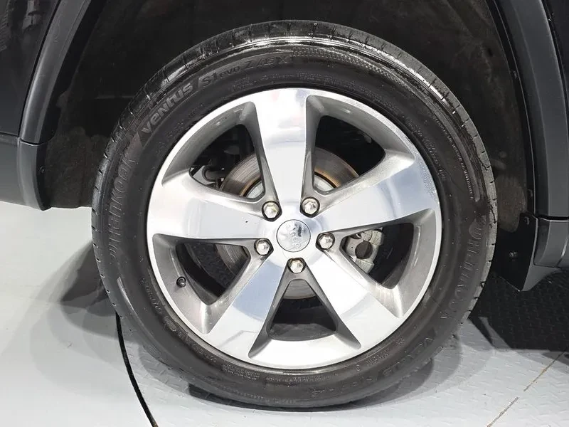 Jeep Cherokee 3.6 OVERLAND WK2, снимка 5 - Автомобили и джипове - 54930327