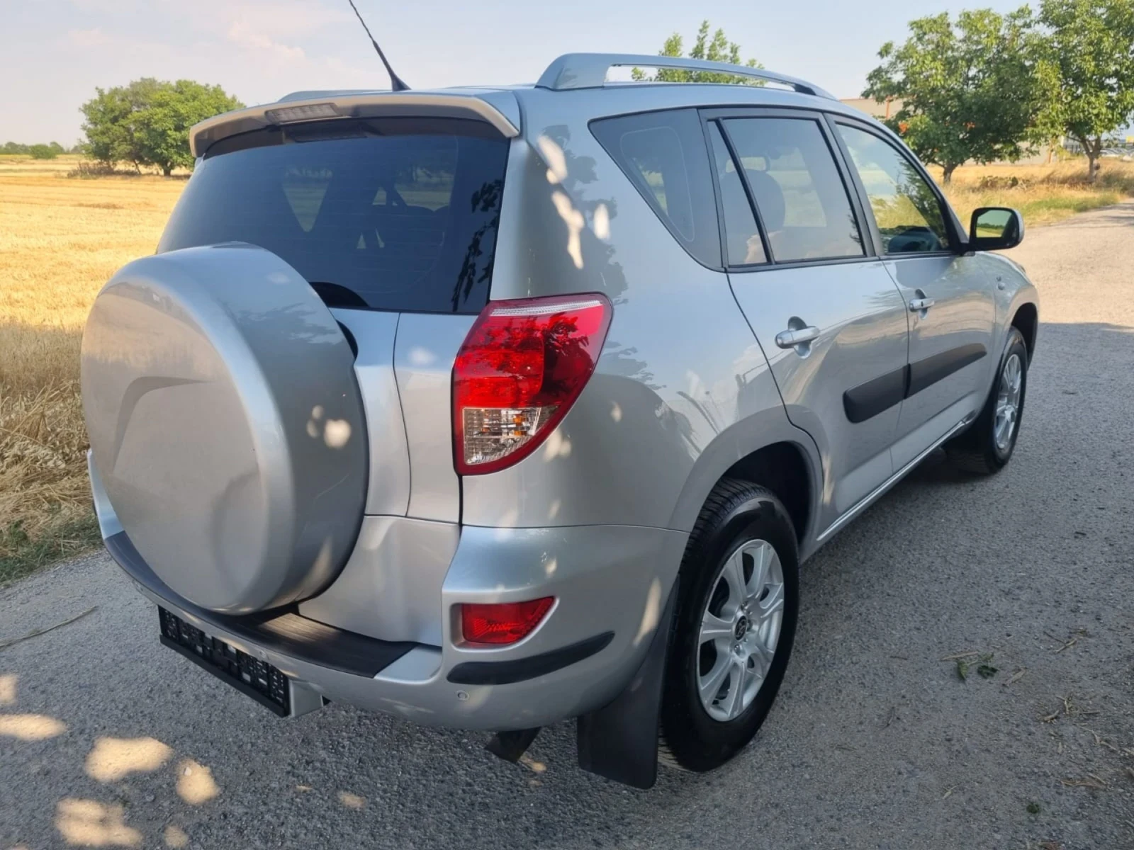 Toyota Rav4 2.2 D4D Keyless.Navi.Като нова - изображение 3