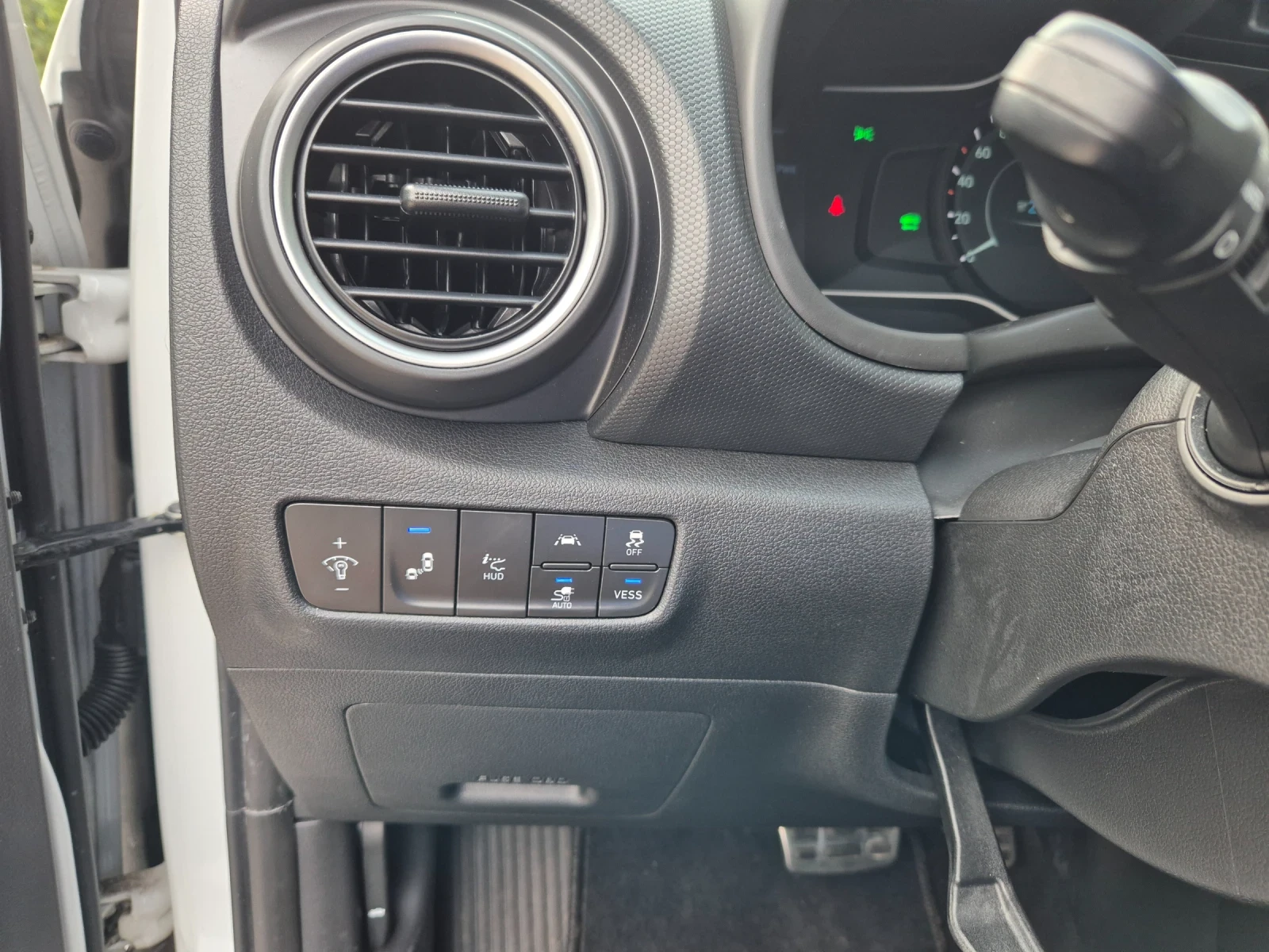 Hyundai Kona 64 kWh/ Premium/204/  | Mobile.bg   14