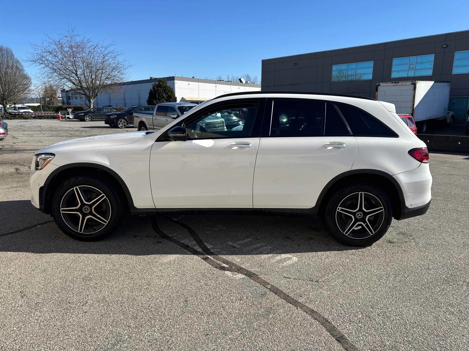 Mercedes-Benz GLC 300 4MATIC - изображение 2