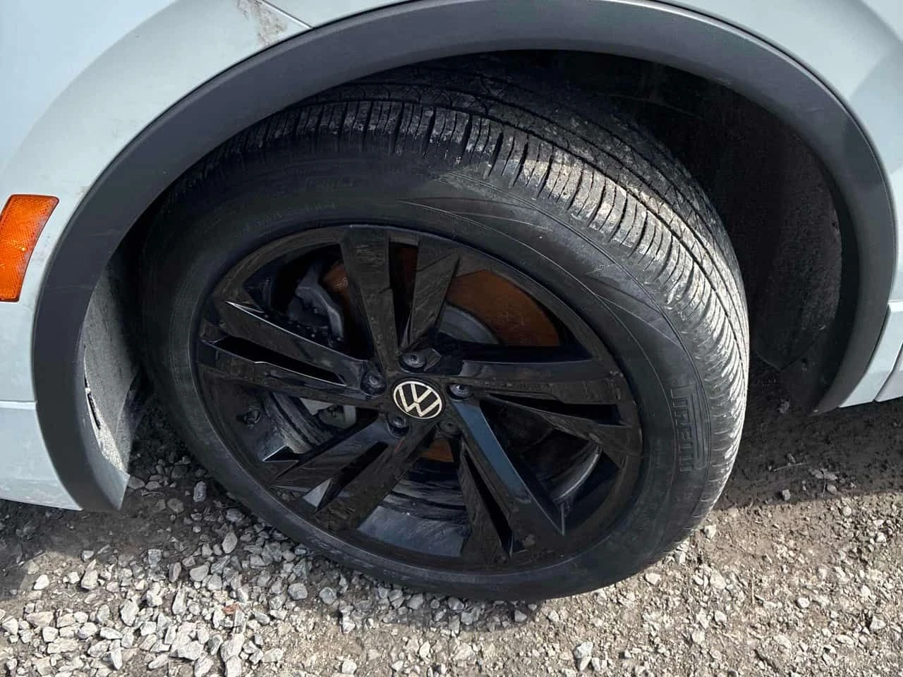 VW Tiguan * Comfortline R Line Black Edition* CARFAX* 2 КЛЮЧ, снимка 7 - Автомобили и джипове - 54152965