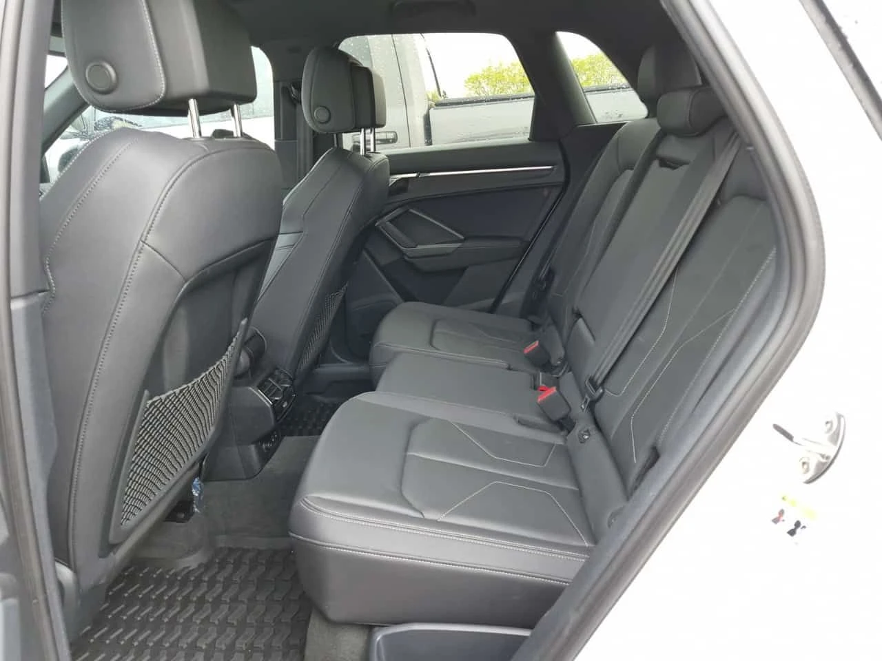 Audi Q3 TECHNIK| PANORAMA| ПОДГРЕВИ| ПАМЕТ| 2 КЛЮЧА, снимка 13 - Автомобили и джипове - 54369094