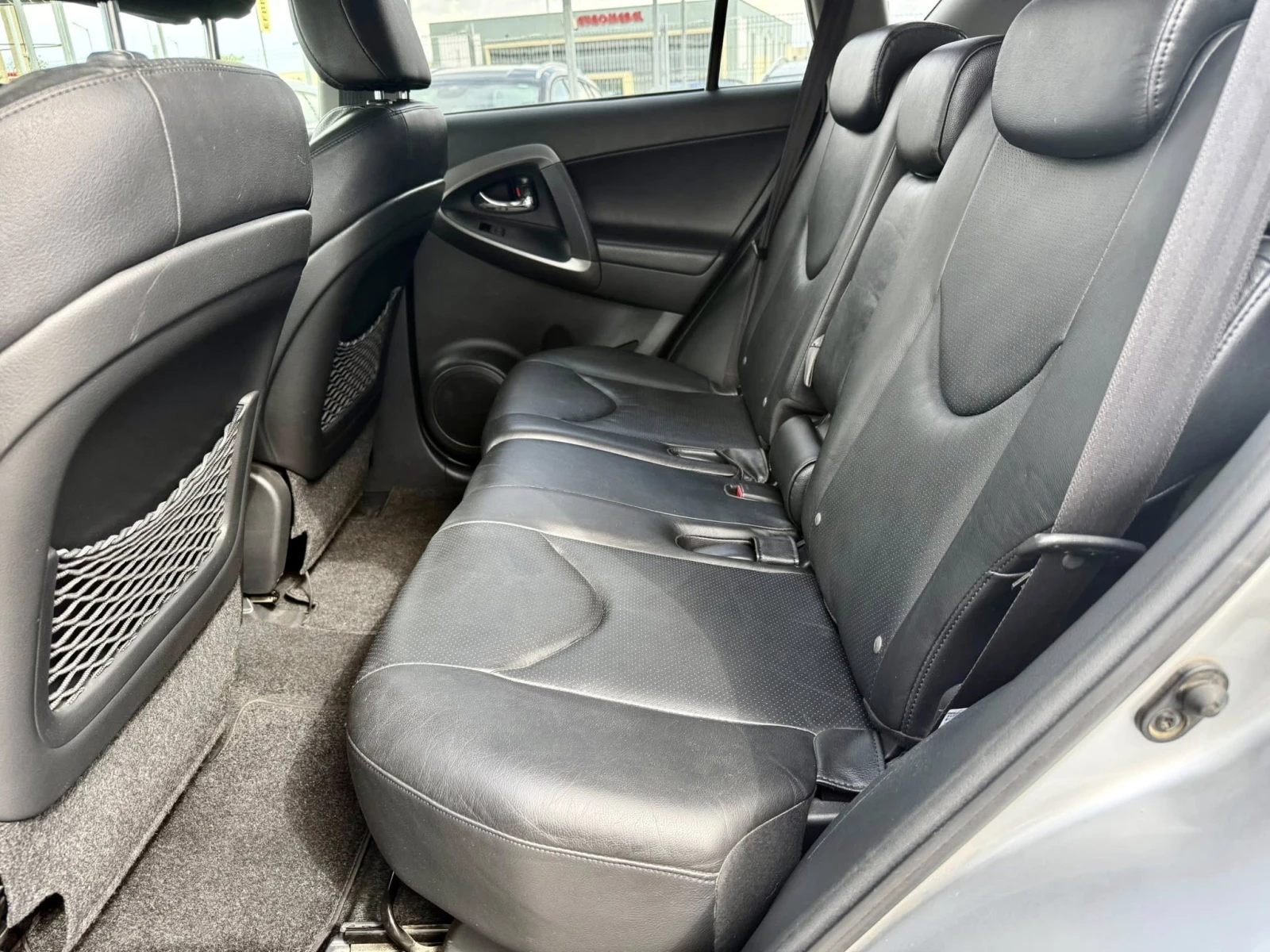 Toyota Rav4 2.2 4х4 АВТОМАТИК, снимка 13 - Автомобили и джипове - 54701902