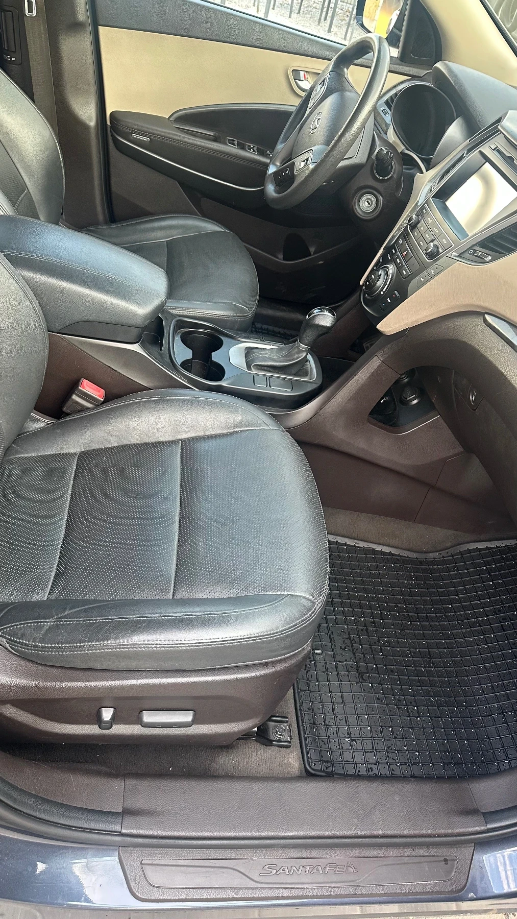 Hyundai Santa fe 2.4 GDI, 2017г. 4x4, CarPlay, Кожен салон, евро 6., снимка 15 - Автомобили и джипове - 55018241