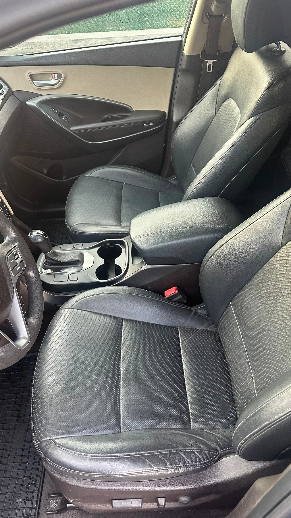 Hyundai Santa fe 2.4 GDI, 2017г. 4x4, CarPlay, Кожен салон, евро 6., снимка 14 - Автомобили и джипове - 55018241