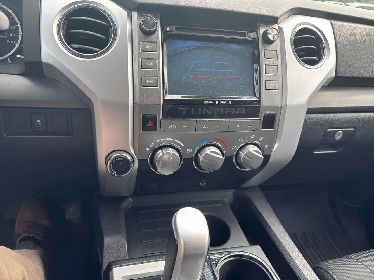 Toyota Tundra * SR * АВТОКРЕДИТ БЕЗ ПЪРВОНАЧАЛНА ВНОСКА* , снимка 9 - Автомобили и джипове - 55280741