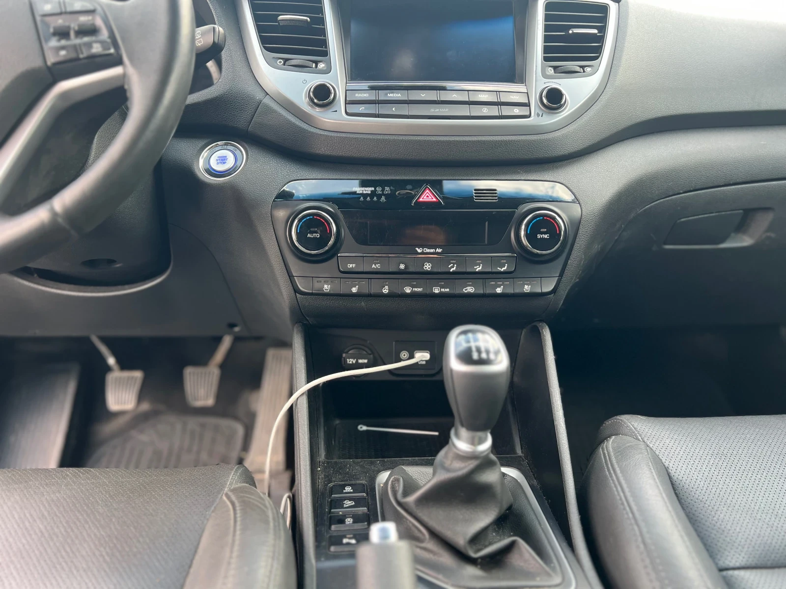 Hyundai Tucson 2.0CRDI, снимка 10 - Автомобили и джипове - 55944234