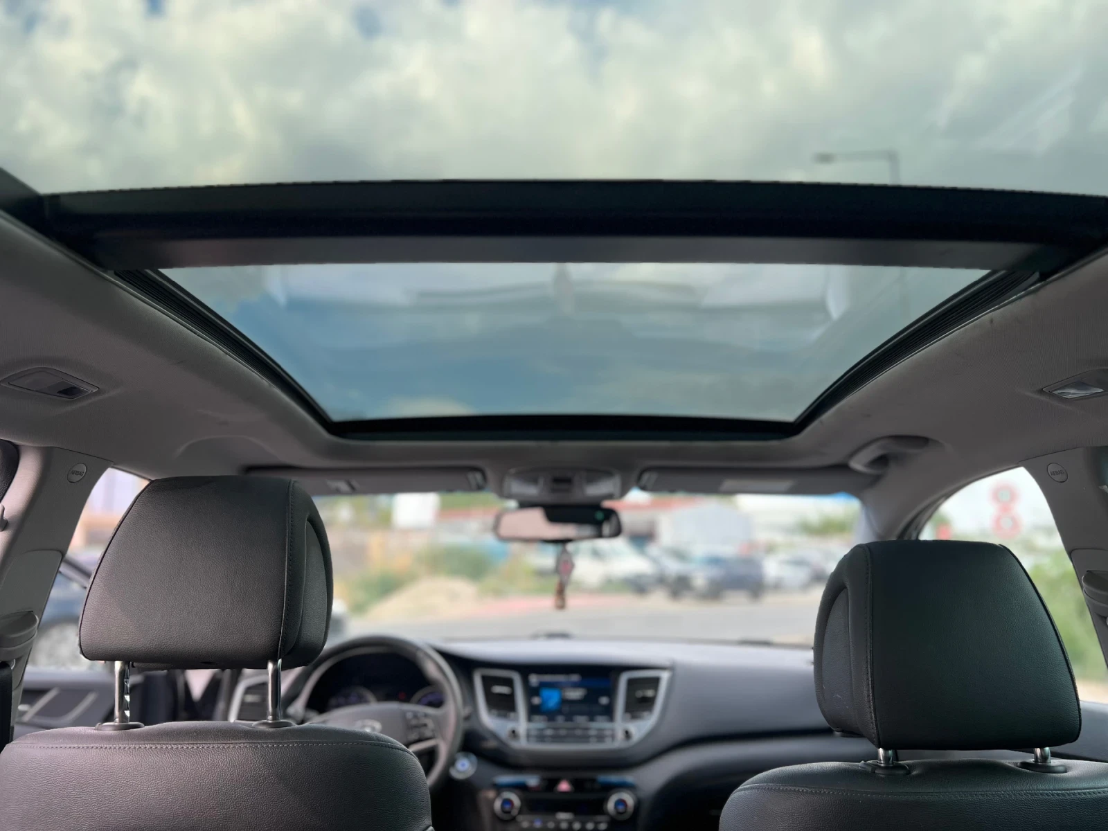 Hyundai Tucson 2.0CRDI, снимка 8 - Автомобили и джипове - 55944234