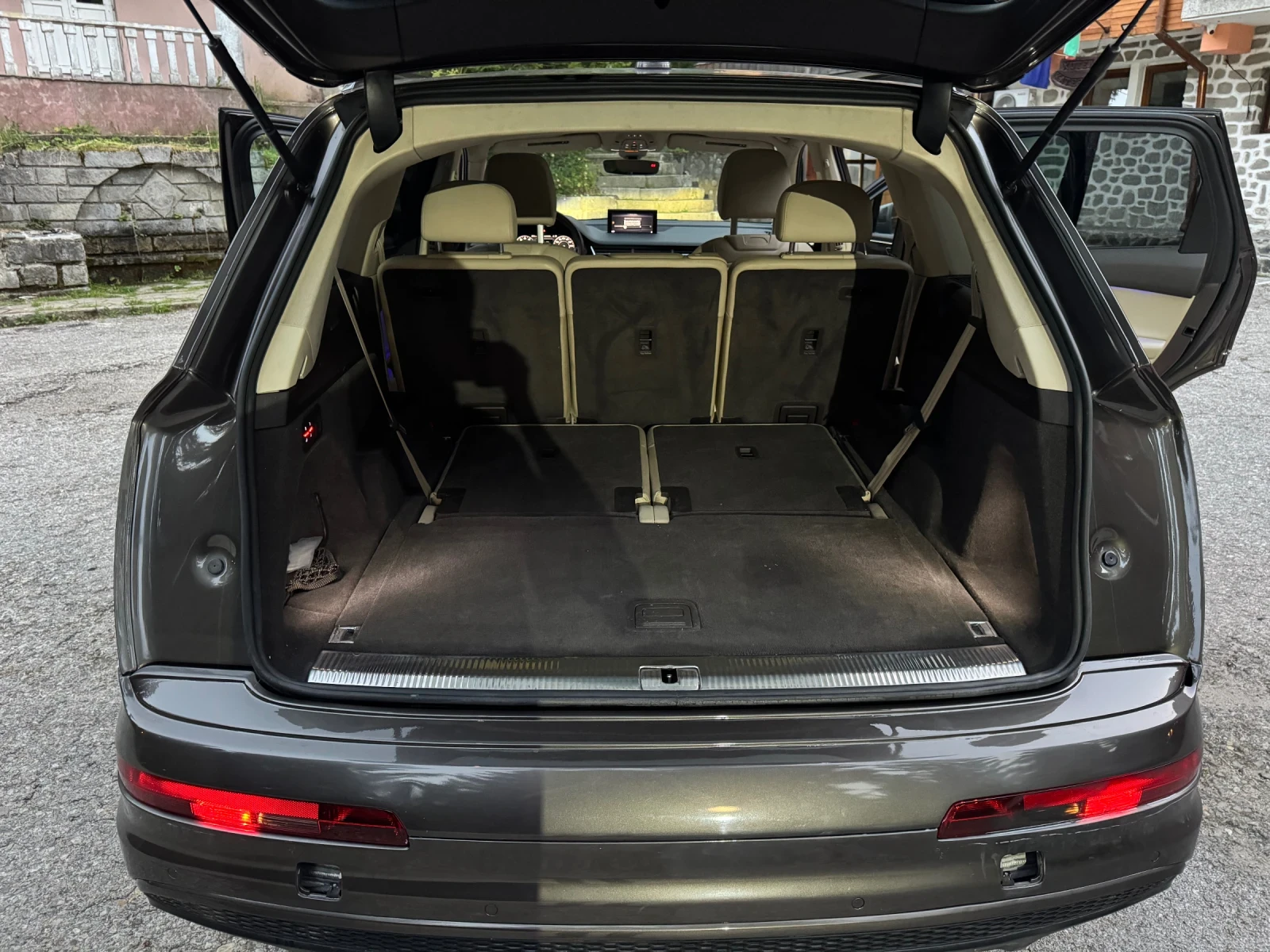 Audi Q7 Отлепено стъкло* , Проблем в климатика и навигация, снимка 15 - Автомобили и джипове - 56061218