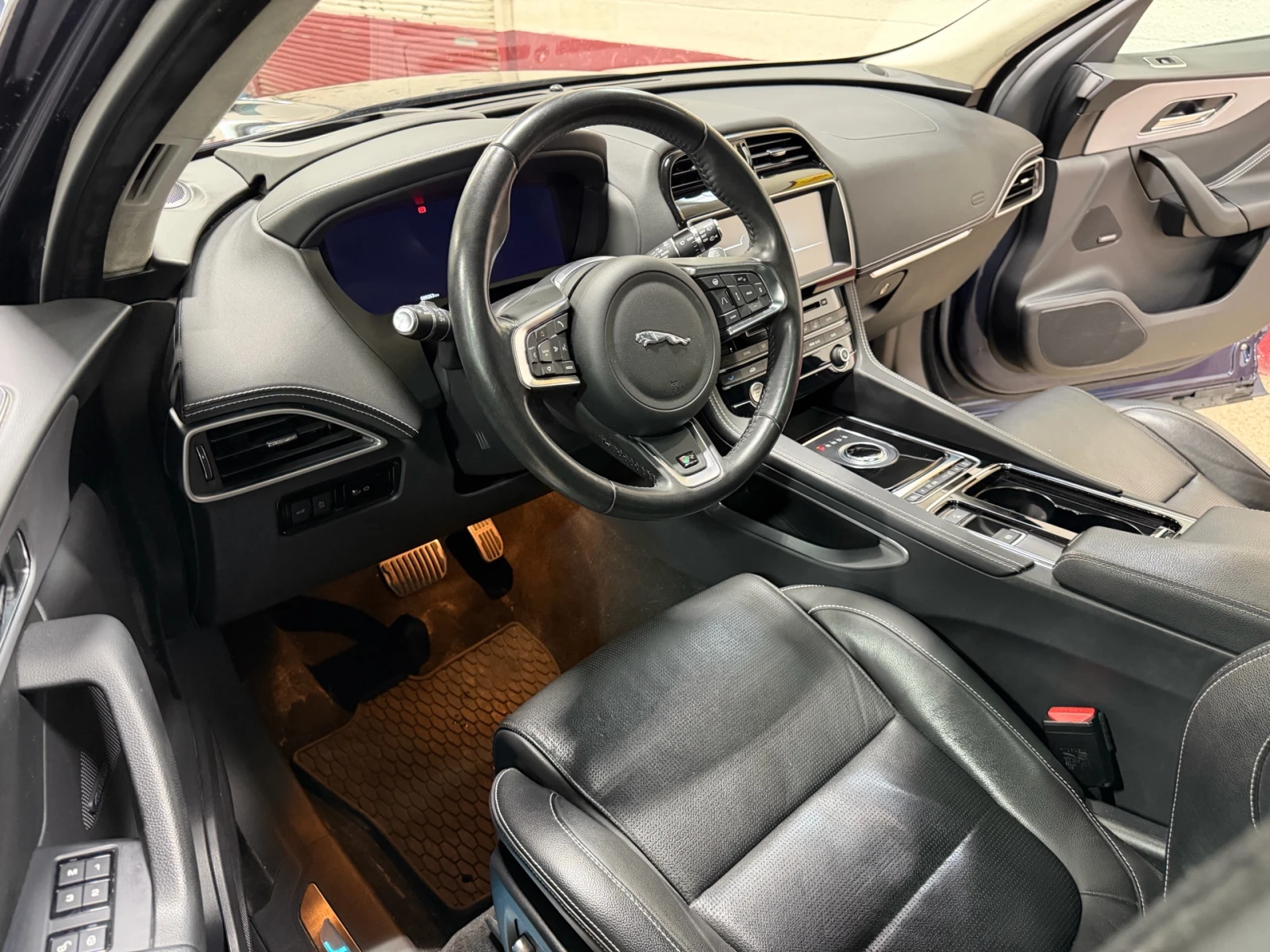 Jaguar F-PACE AWD R-SPORT* FULL* �����* ���-��* ������ ����*  | Mobile.bg � ����������� 9
