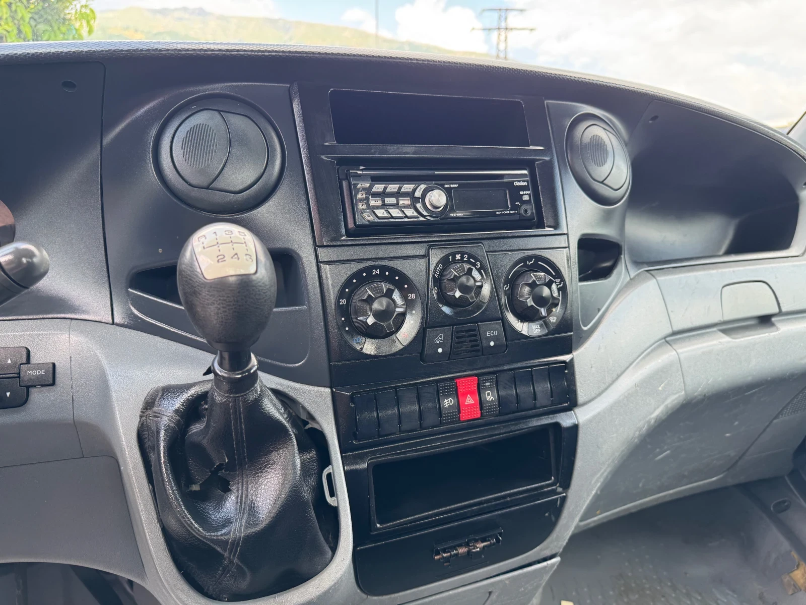 Iveco Daily 3.0HPI* 35C15* КЛИМАТИК* 4.90м каросерия - изображение 5