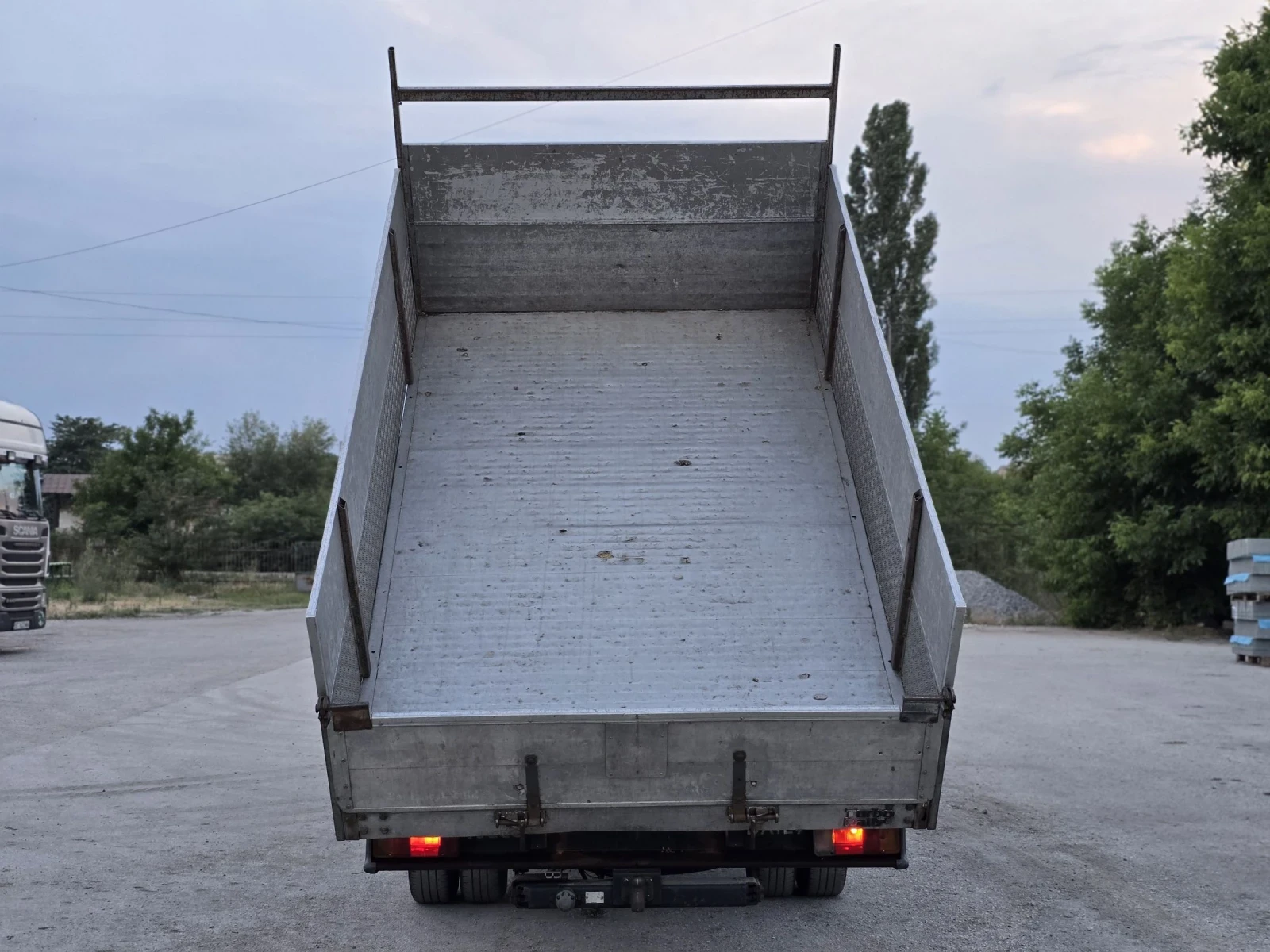 Iveco 4012 САМОСВАЛ ТРИСТРАНЕН - изображение 4