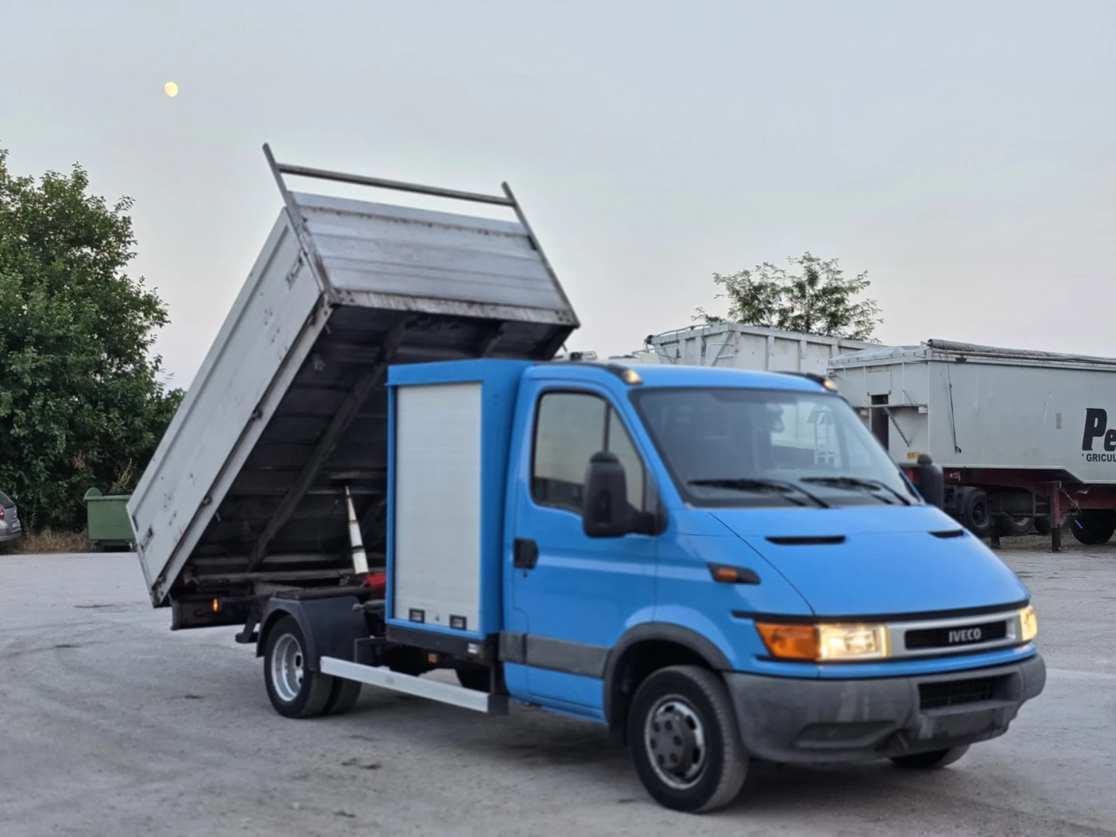 Iveco 4012 САМОСВАЛ ТРИСТРАНЕН - изображение 7