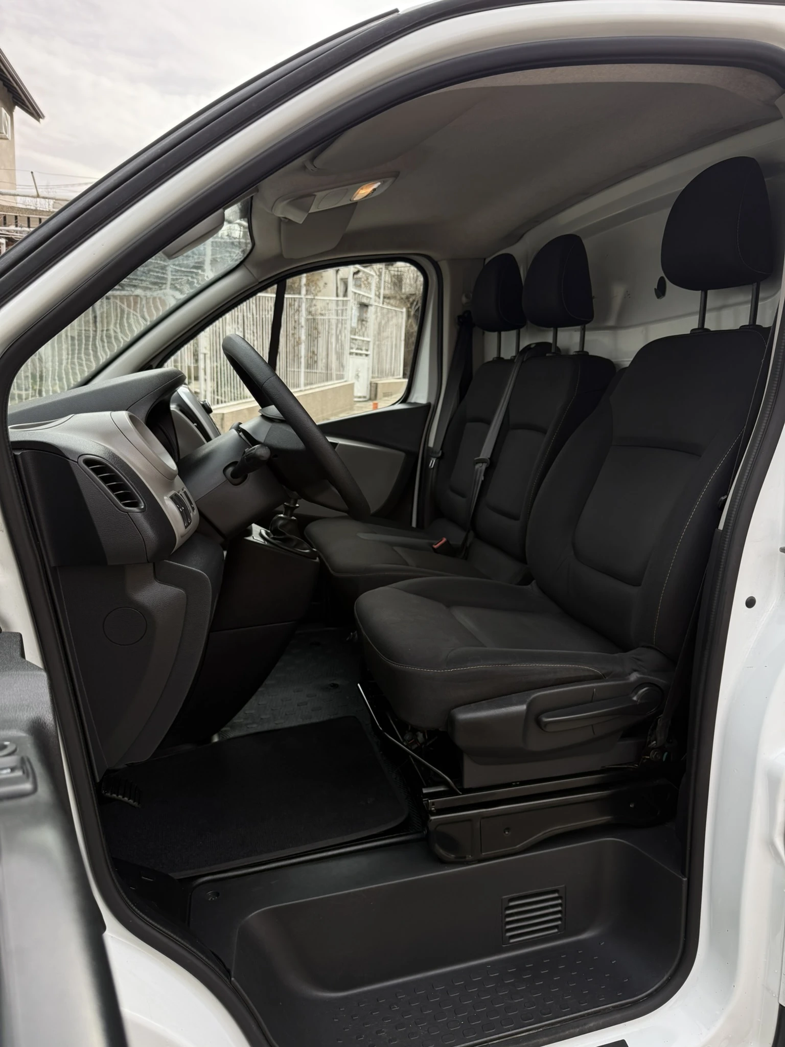 Renault Trafic 1.6DCI 122к.с. * MAXI * L2H1 * EURO 6B, снимка 13 - Бусове и автобуси - 53714327